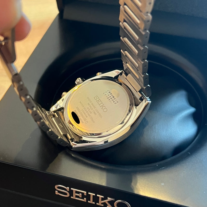 مجموعة كاملة من Seiko Astron 03y2024 SBXY009